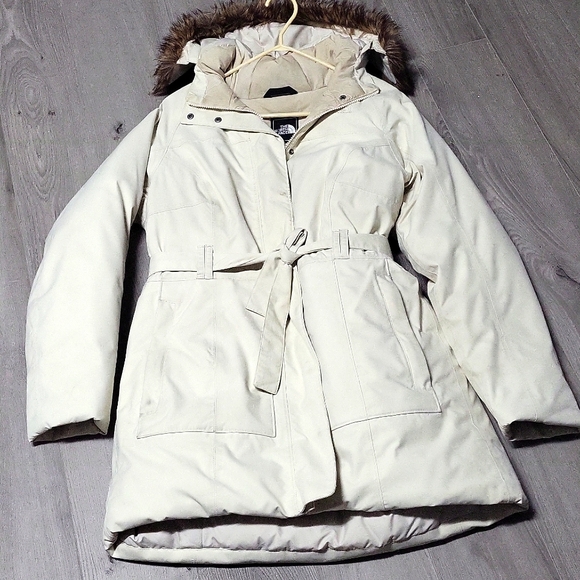 The North Face Women's Beige Parka with Faux Fur Hood Large size pre-owned. - Picture 3 of 12